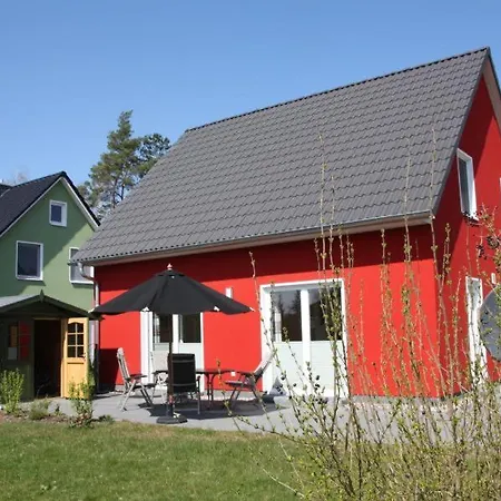K77 - 5 Sterne Ferienhaus Mit Sauna, Grossem Garten Direkt Am See In Roebel An Der Mueritz * Marienfelde