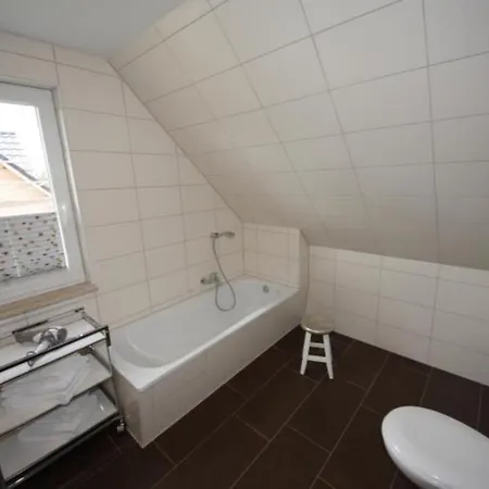 K77 - 5 Sterne Ferienhaus Mit Sauna, Grossem Garten Direkt Am See In Roebel An Der Mueritz Prázdninový dům Marienfelde