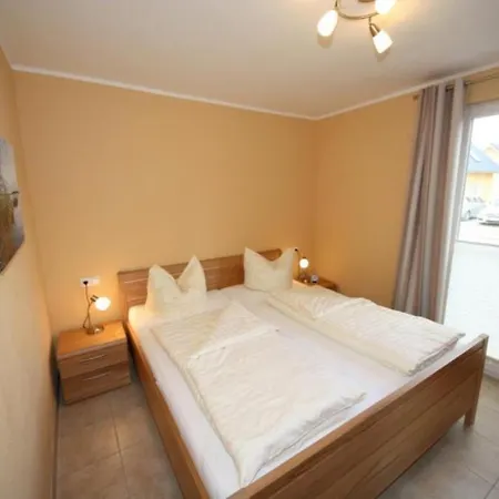 K77 - 5 Sterne Ferienhaus Mit Sauna, Grossem Garten Direkt Am See In Roebel An Der Mueritz Prázdninový dům *